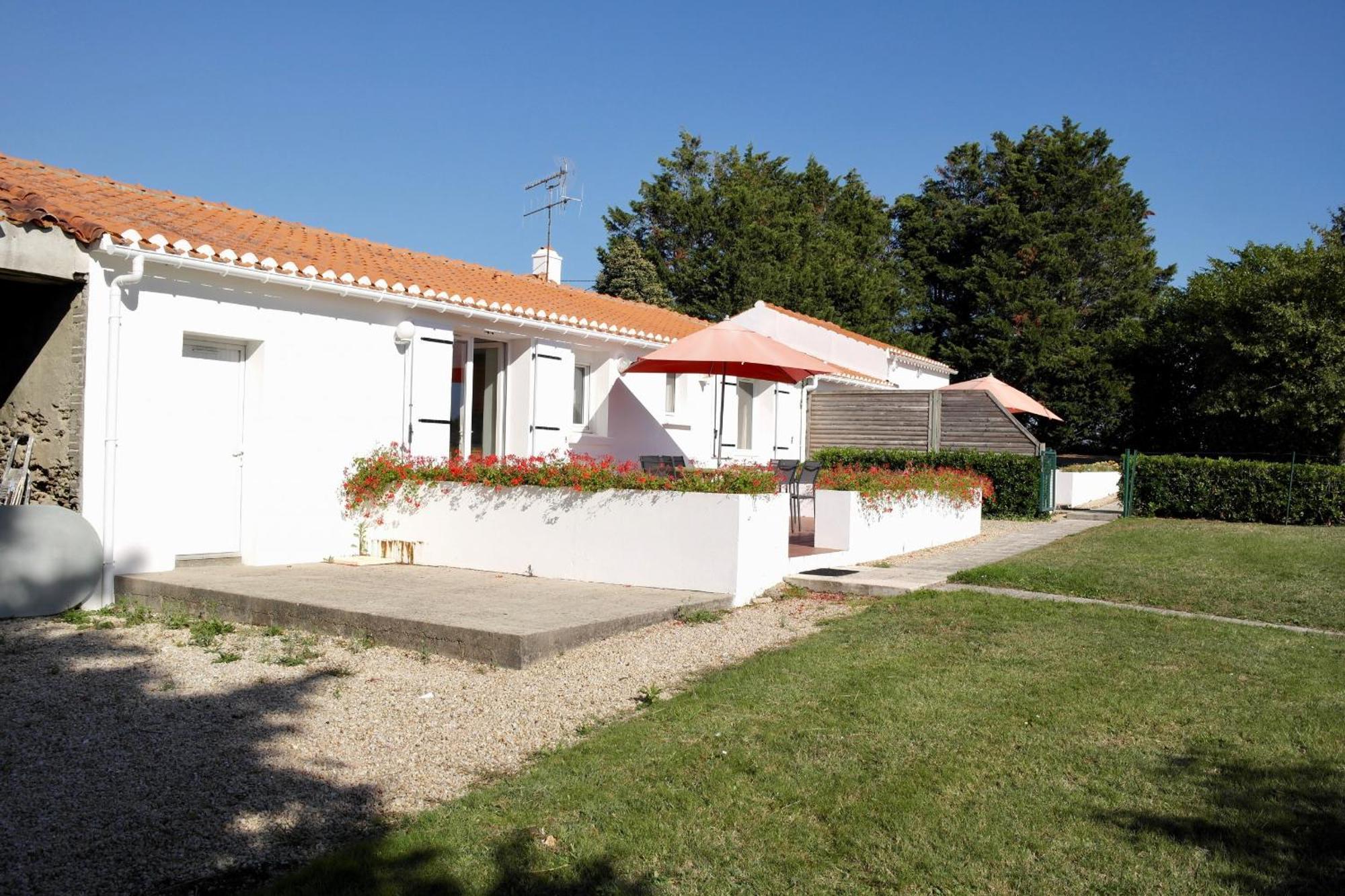 Maison De Campagne Pour 6 Avec Piscine Commequiers エクステリア 写真